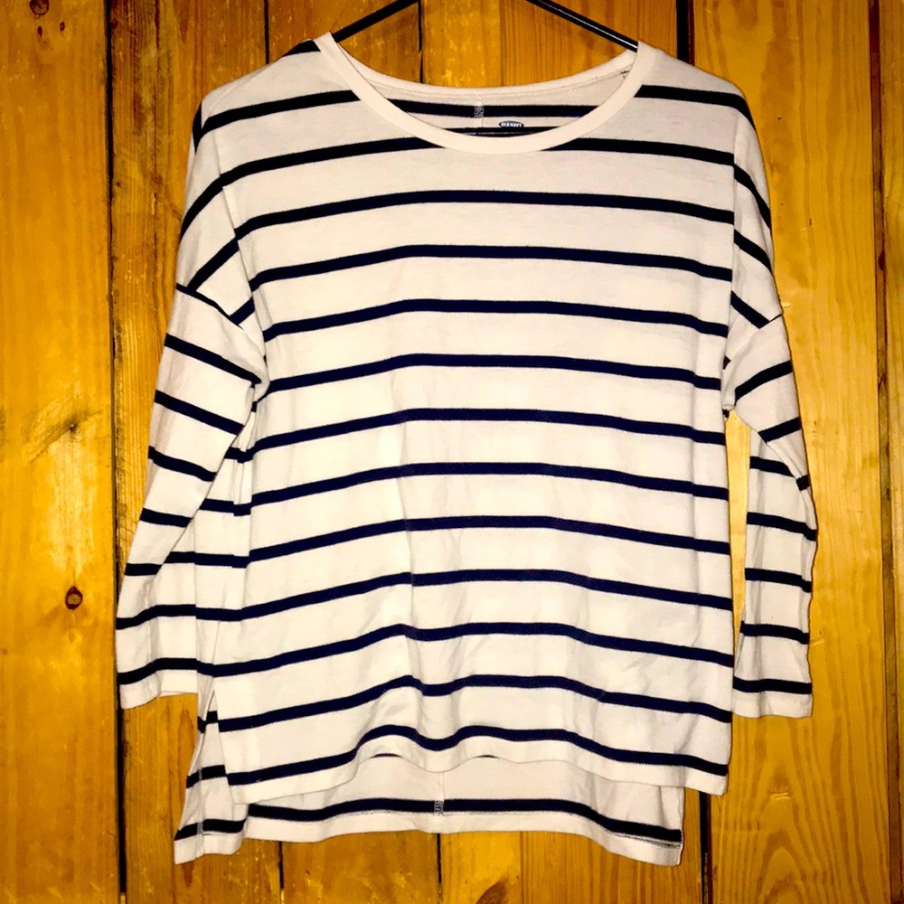 4 for $20 🫶🏻 Old Navy shirt size XL 14-16 girls